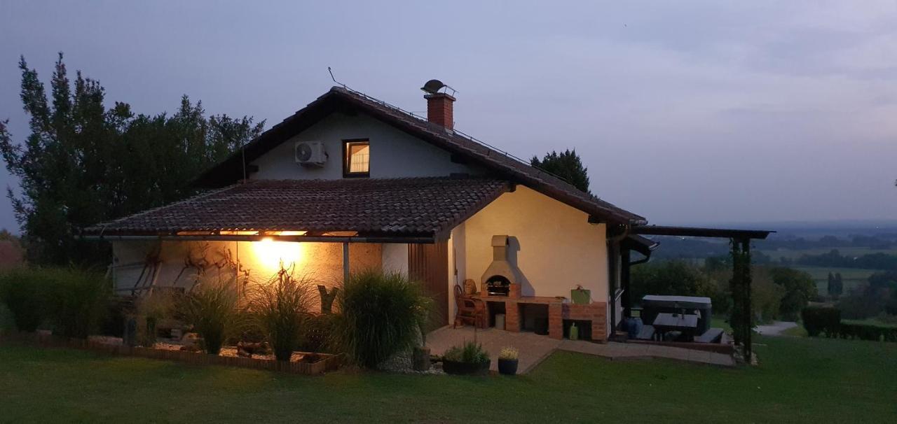 Holiday House Vilana Puconci Exterior foto